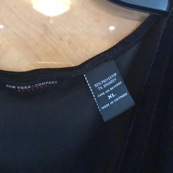 Black dress - Picture 2 of 4